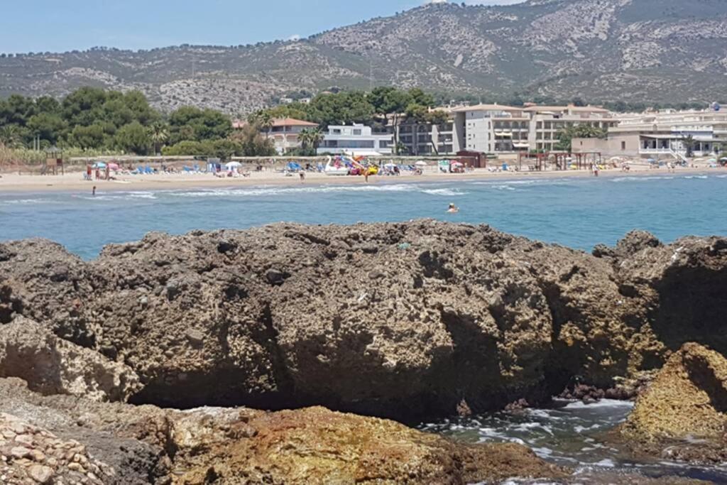 Neu Renoviertes Strandappartment Mit Meerblick Alcoceber Bagian luar foto