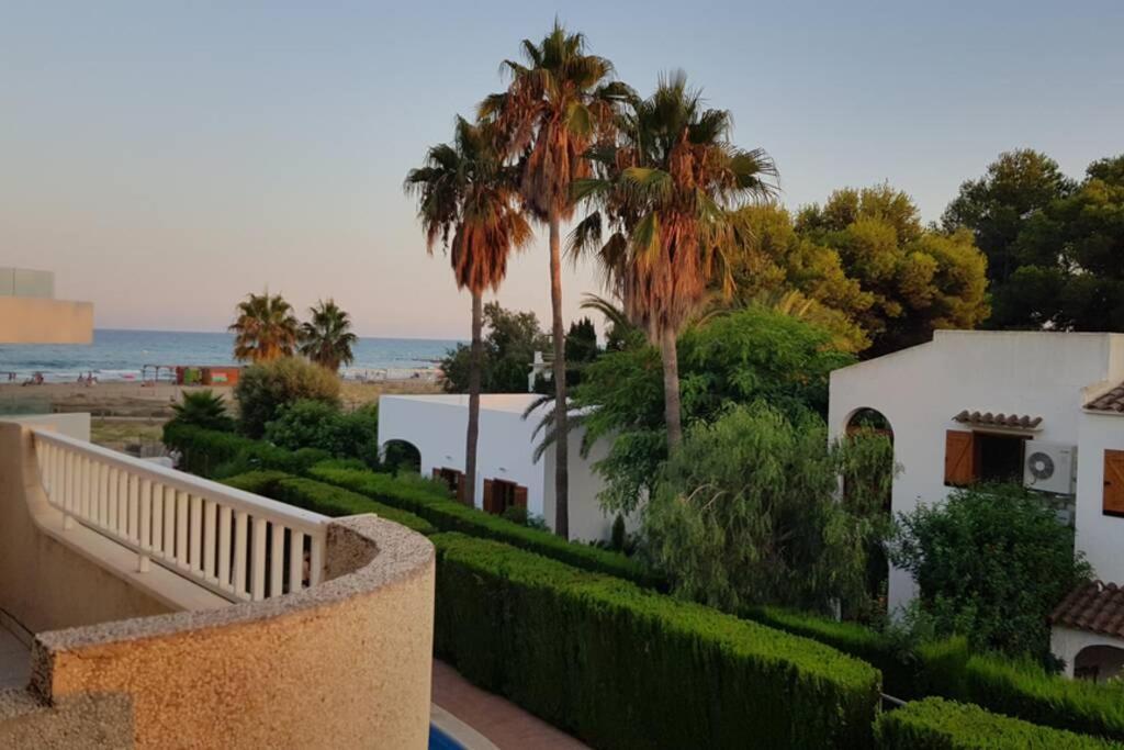 Neu Renoviertes Strandappartment Mit Meerblick Alcoceber Bagian luar foto