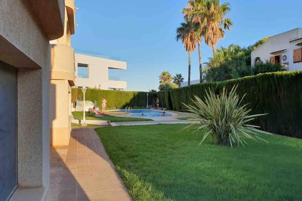 Neu Renoviertes Strandappartment Mit Meerblick Alcoceber Bagian luar foto